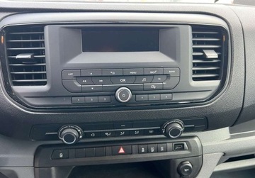 Opel Vivaro C Kombi Long 1.5 120KM 2020 Opel Vivaro 1.5 Diesel 120 KM 9 osobowy Klimatyzacja 1.5 Diesel 120KM, zdjęcie 14