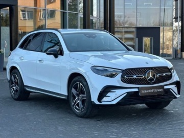 Mercedes GLC C254/X254 Coupe 2.0 200 204KM 2024 Mercedes-Benz GLC 200 AMG Night Pakiet PremiumDigital LightKamera 360Burme, zdjęcie 2