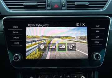 Skoda Superb III Kombi Plug-In Hybrid 1.4 TSI Plug-In-Hybrid 218KM 2024 Skoda Superb Plug-In Hybrid Style, Hak, LED Matrix, GPS, Fotel z pamiecia,, zdjęcie 32