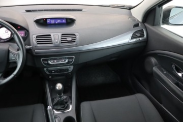 Renault Megane III Grandtour Facelifting 2013 1.6 16V 110KM 2015 Renault Megane 1.6 16V, Salon Polska, zdjęcie 7