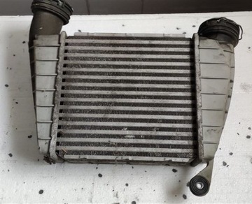 CHLADIČ INTERCOOLER VW PHAETON 3.0 TDI V6 3D0145788