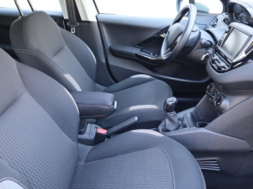 Peugeot 208 I 2016 Peugeot 208 1.6 BlueHDi, Klima, Tempomat, zdjęcie 8