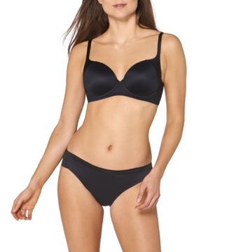 Triumph Body Make-up Soft Touch WP EX 75c;черный