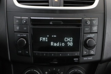 Suzuki Swift V Hatchback 3d Facelifting 1.2 VVT 94KM 2015 Suzuki Swift 1.2, Salon Polska, Serwis ASO, Klima, zdjęcie 12