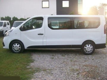 Renault Trafic III Furgon 1.6 dCi 95KM 2018 Renault Trafic 1.6d 95KM 2018r 9 osobowy, zdjęcie 4