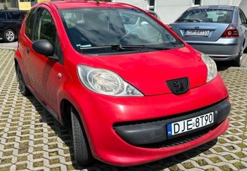 Peugeot 107 Hatchback 5d 1.0 12V 68KM 2007 Peugeot 107 1.0 benzyna 2007 r Okazja Benzyna 68KM, zdjęcie 4