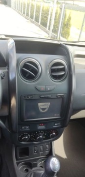 Dacia Duster I SUV Facelifting 1.2 TCe 125KM 2015 Dacia Duster 1.2 benz ,bezwypadek ,ks serwis ,nowy oryginalny rozrzad ,ole, zdjęcie 18