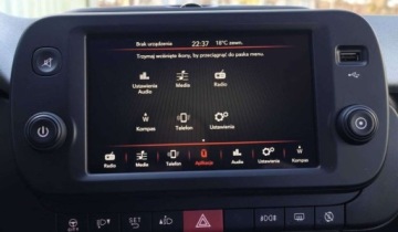 Fiat Panda III Hatchback 5d seria 4 1.0 Hybrid 70KM 2021 Fiat Panda mildHybrid City Cross, Czujniki parkowania, Klimatyzacja, Salon, zdjęcie 25