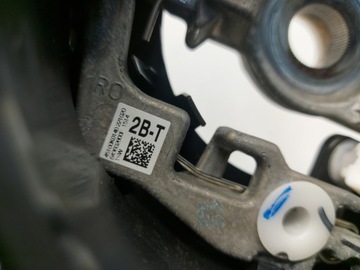 TOYOTA YARIS CROSS VOLANT MULTIFUNKČNÍ 643602800F