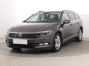 Volkswagen Passat B8 Variant 2.0 TDI BlueMotion SCR 150KM 2017 VW Passat 2.0 TDI, Salon Polska, Automat, VAT 23%, zdjęcie 1
