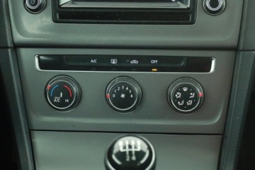 Volkswagen Golf VII Hatchback 3d 1.6 TDI-CR DPF 105KM 2012 VW Golf 1.6 TDI, Klima, Tempomat, zdjęcie 9