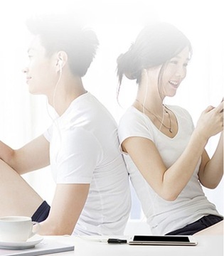 РАЗЪЕМ МИНИ-ДЖЕК 3,5 ММ, 2x AUX OFC НАУШНИКИ