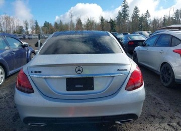 Mercedes Klasa C W206 2021 Mercedes-Benz Klasa C 2021, 2.0L, 4x4, od ubezpieczalni, zdjęcie 4