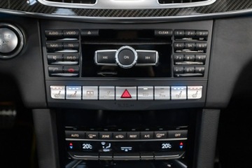 Mercedes Klasa E W212 2014 Mercedes E 63 AMG Performance Studio Special, zdjęcie 32