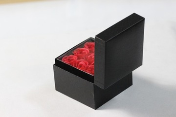 Premium WIECZNA RÓŻA w pudełku magia + NASZYJNIK Prezent + torebka Urodziny