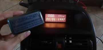 OPEL ASTRA 2 II G ZDOBENÁ KONZOLA PANEL CENTRÁLNÍ DISPLEJ TID SPRÁVNÝ