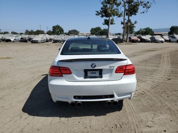 BMW Seria 3 E90-91-92-93 2011 BMW M3 2011 4.0l 4.0 Benzyna 414KM, zdjęcie 2