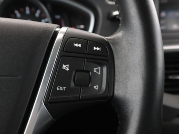 Volvo V40 II Hatchback 1.5 T2 DRIVE-E 122KM 2015 Volvo V40 Momentum automat tempomat PDC klima-auto, zdjęcie 27