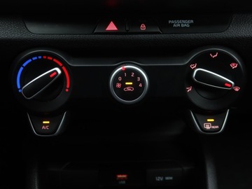 Kia Stonic I Crossover Facelifting 1.2 DPI 84KM 2020 Kia Stonic 1.2 DPI, Salon Polska, 1. Właściciel, zdjęcie 12