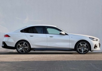 BMW Seria 5 G90-91 2025 BMW Seria 5 I wlasciciel Hak M Sport Gwarancja Bezwypadkowy FVAT23, zdjęcie 2