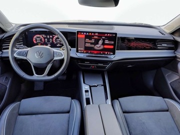 Volkswagen Passat B8 Variant Facelifting 2.0 TDI SCR 150KM 2024 Volkswagen Passat Variant Faktura VATKamery 360Zadbany Maly przebiegElegan, zdjęcie 12