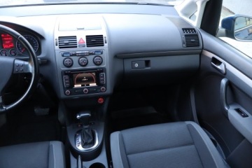 Volkswagen Touran II 1.4 TSI 140KM 2010 VW Touran 1.4 TSI, Automat, Navi, Klima, zdjęcie 7