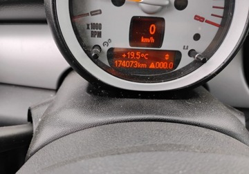 Mini One II 2009 MINI ONE 2009r, 1.4 Benzyna. Uszkodzony lewy przod. Jezdzi. 1.4 Benzyna, zdjęcie 11