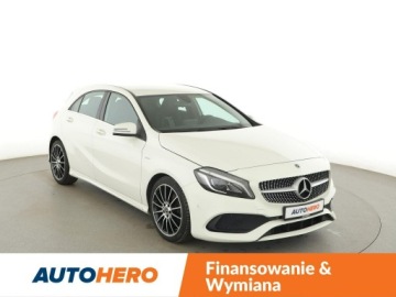 Mercedes Klasa A W176 Hatchback 5d Facelifting 180 122KM 2017 Mercedes A 180 AMG Line full LED Podg.fotele i, zdjęcie 9
