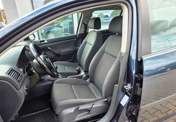 Volkswagen Golf V Hatchback 1.4 i 16V 75KM 2005 Volkswagen Golf 1,4 Ben Klima 1.4 Benzyna 75KM, zdjęcie 5