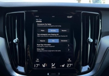 Volvo V60 II  2022 Volvo V60 Plus Dark, Tempomat, Kamera, GPS, Podgrzewane fotele i kierownic, zdjęcie 19