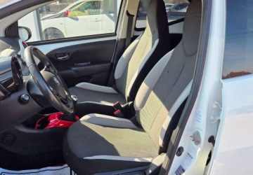 Toyota Aygo II Hatchback 5d 1.0 VVT-i 69KM 2016 Toyota Aygo 1,0 Ben Klima 69 km Benzyna 69KM, zdjęcie 6