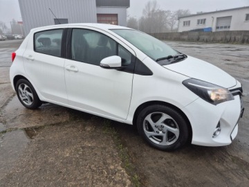Toyota Yaris III Hatchback 5d Facelifting Hybrid 100KM 2015 Toyota Yaris Hybrid, zdjęcie 1