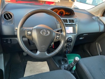 Toyota Yaris III Hatchback 5d 1.4 D-4D DPF 90KM 2011 Toyota Yaris II 1.4 D4D 90 KM NAVI KAMERA, zdjęcie 17