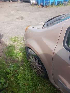 BLATNÍK LEVÝ PŘEDNÍ RENAULT MODUL TED12 2006 ROK