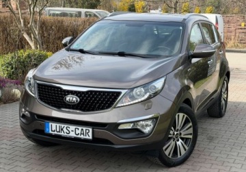Kia Sportage III SUV Facelifting 2.0 CRDi 184KM 2015 Kia Sportage 2,0 184KM AWD AUTOMAT Navi XENON KeyLess Kamera Bezwypadkowy