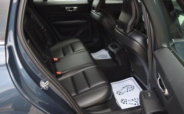 Volvo V60 I Kombi Facelifting 2.0 D3 DRIVE-E 150KM 2018 Volvo V60 2.0 D Automatic Skora Navi Ledy Virtual Kamera 2.0 Diesel 150KM, zdjęcie 35
