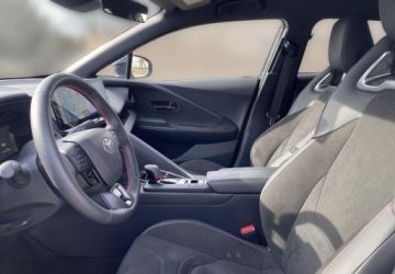 Toyota C-HR II SUV Plug-In 2.0 Hybrid Dynamic Force Plug-in  223KM 2025 Toyota C-HR 2.0 PHEV GR Sport Dynamic Force VAT 23 1 wlasciciel Bezwypad, zdjęcie 16