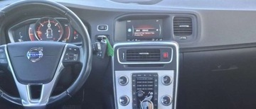 Volvo V60 I Kombi Facelifting 2.0 D4 DRIVE-E 181KM 2014 Volvo V60 Volvo V60 D4 Geartronic Ocean Race 2.0 Diesel 181KM, zdjęcie 11