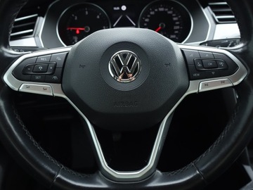 Volkswagen Passat B8 Variant 2.0 TDI BlueMotion SCR 150KM 2019 VW Passat 2.0 TDI, Salon Polska, Navi, Klima, zdjęcie 19