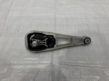 LAND ROVER DISCOVERY SPORT P300E ULOŽENÍ UCHYCENÍ K8D2-6P082-AB