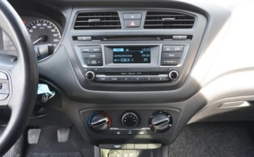 Hyundai i20 II Coupe 1.2 MPI 84KM 2017 Hyundai i20 Bezwypadkowy Serwisowany 1-Wlasciciel Klimatyzacja Alu Pdc Asy, zdjęcie 19