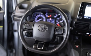 Toyota 2022 Toyota Proace City Verso City Verso 1.2 D-4T Family Aut. 1.2 Benzyna 130KM, zdjęcie 33