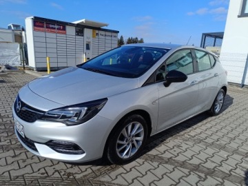 Opel Astra K Hatchback Facelifting 1.2 Turbo 130KM 2021 Opel Astra 1.2 K 130KM Salon PL 36 tyś km JAK NOWY po przeglądzie rok 2021
