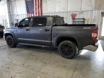 Toyota Tundra II 2019 Toyota Tundra 2019r., Crewmax SR5, od ubezpieczalni 5.7 Benzyna 381KM, zdjęcie 2