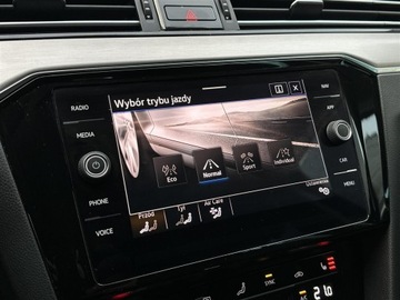 Volkswagen Passat B8 Variant Facelifting 2.0 TDI SCR 200KM 2022 Volkswagen Passat 2.0TDI 200KM 4Motion Elegance DS, zdjęcie 22