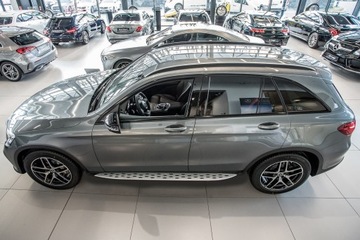 MERCEDES GLC 15- PRAHY VOZIDLOVÉ STUPNĚ BOČNÍ