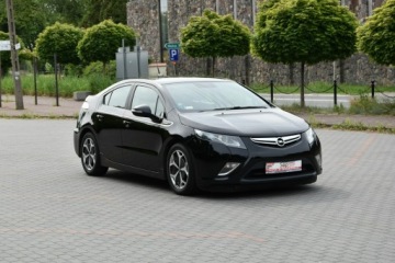 Opel Ampera 2012 Opel Ampera 1.4 150KM Hybryda Plug-in 2012r.