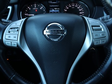 Nissan Qashqai II Crossover 1.6 dCi 130KM 2015 Nissan Qashqai 1.6 dCi, 4X4, Navi, Klima, zdjęcie 17