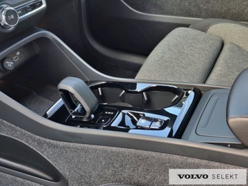 Volvo XC40 Crossover Facelifting 2.0 B3 163KM 2024 Volvo XC 40 XC40 Plus Dark B3B, HarmanKardon, ACC,, zdjęcie 28