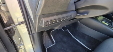 Toyota Corolla XII TS Kombi 2.0 Hybrid Dynamic Force 184KM 2019 Toyota Corolla XII 2.0 Combi Hybryda Komfort + Tech, zdjęcie 10